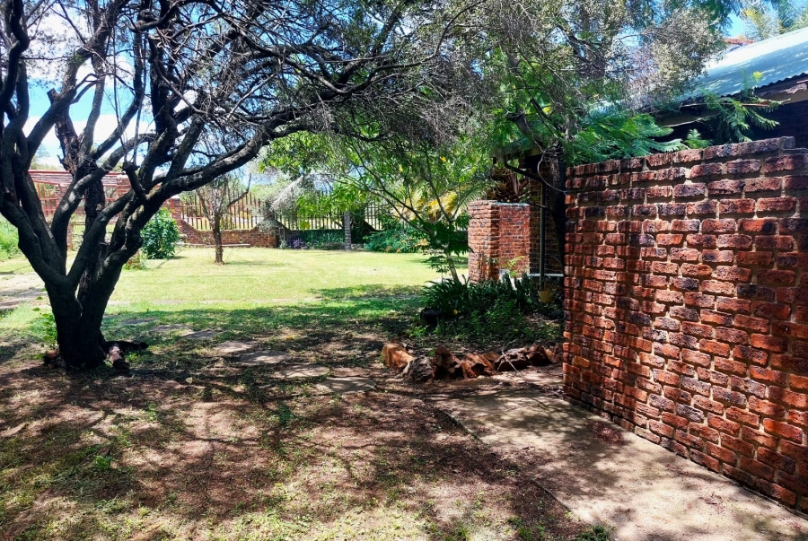 8 Bedroom Property for Sale in Swartruggens North West